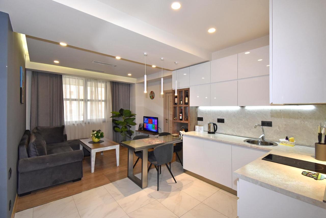 Home4You City Center Apartments Yerevan Exterior photo